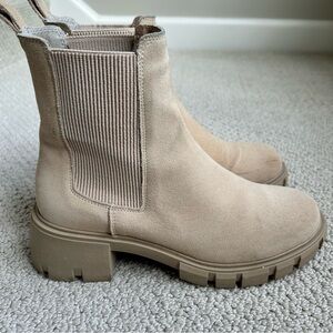 Steve Madden Lug Boots Suede size 9
